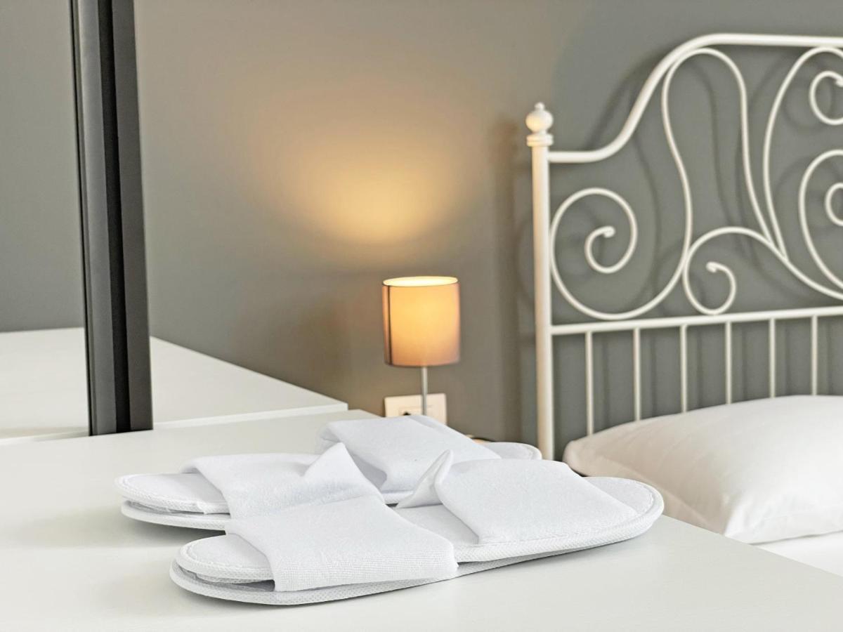 "La Portineria" Charming Apartment Old Town Como Lake المظهر الخارجي الصورة