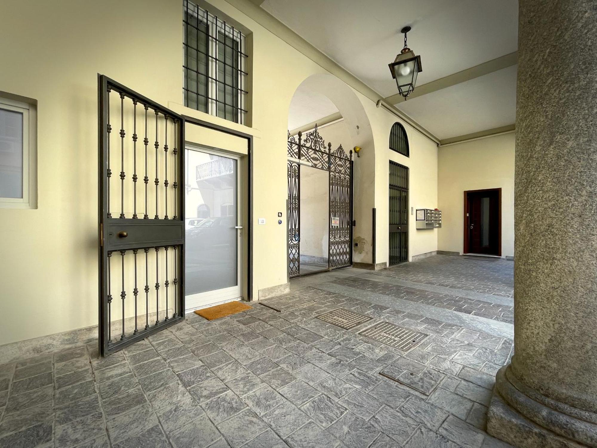 "La Portineria" Charming Apartment Old Town Como Lake المظهر الخارجي الصورة